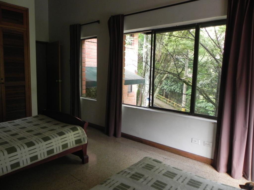 Hostal Tamarindo Itagüí Szoba fotó
