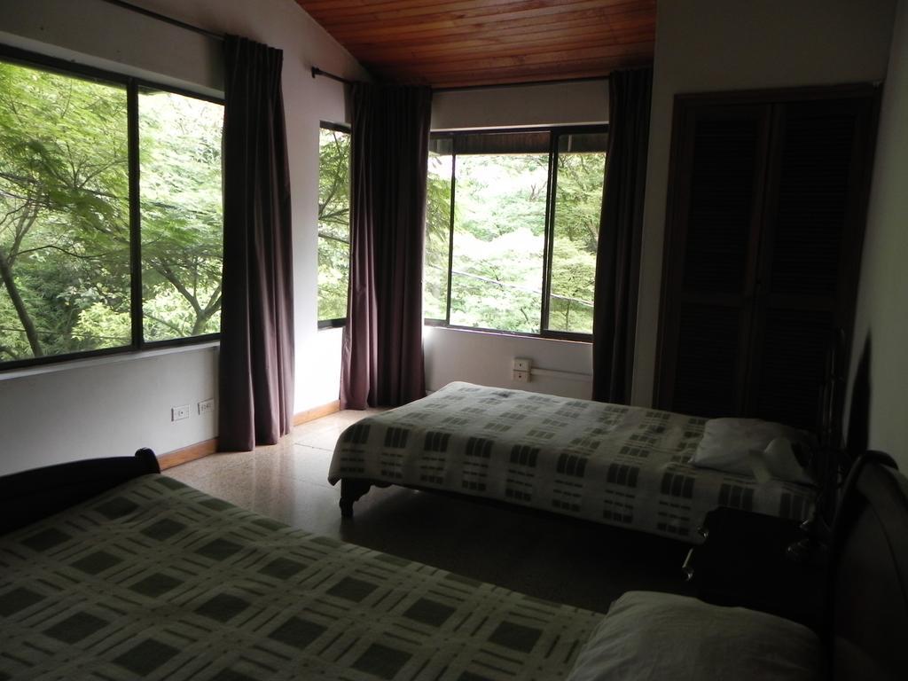 Hostal Tamarindo Itagüí Szoba fotó